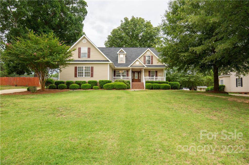 1530 Danlee Drive - Photo 1