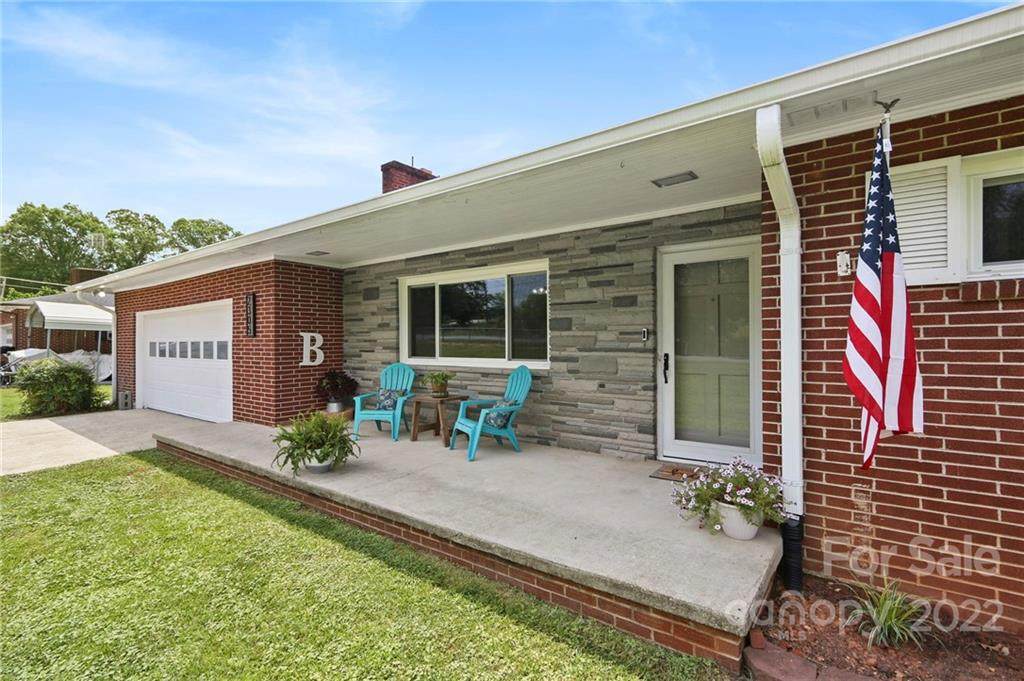 2305 Vine Street - Photo 1