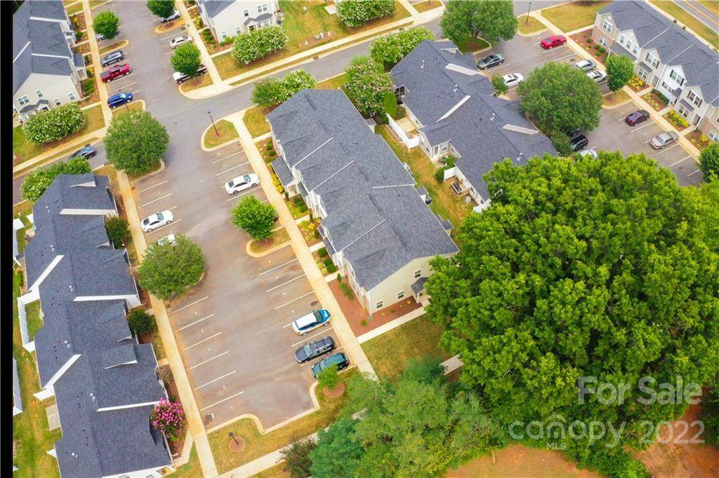 571 Fawnborough Court - Photo 1