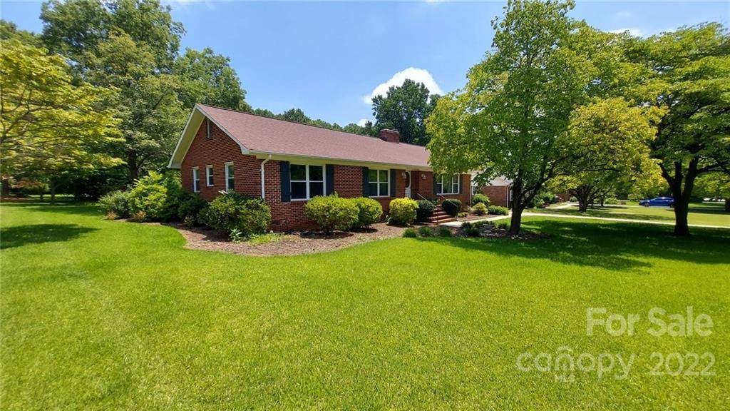1109 Dooley Drive - Photo 1