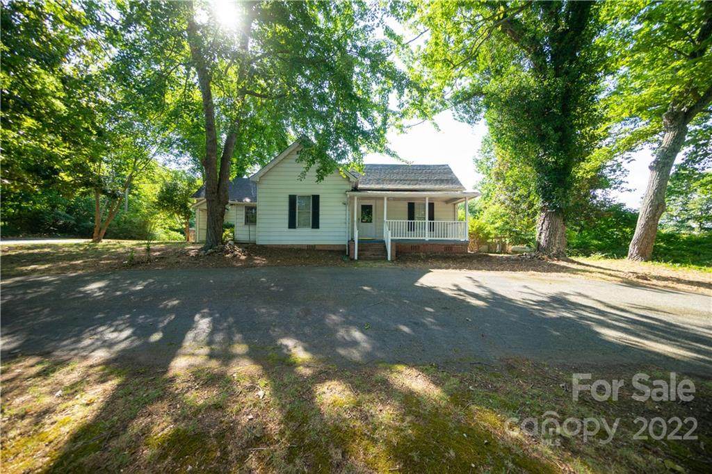 1914 Mocksville Highway - Photo 1