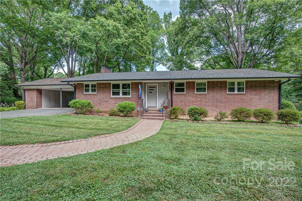 1411 Midwood Drive - Photo 1