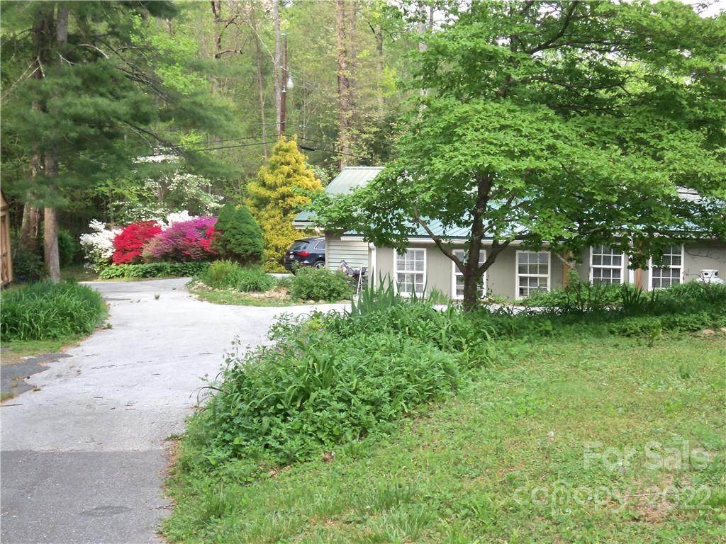 675 Harris Street - Photo 1