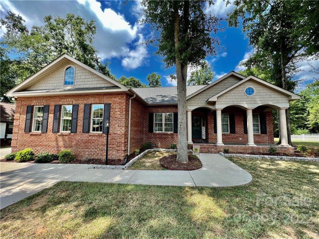 129 Elizabeth Avenue - Photo 1