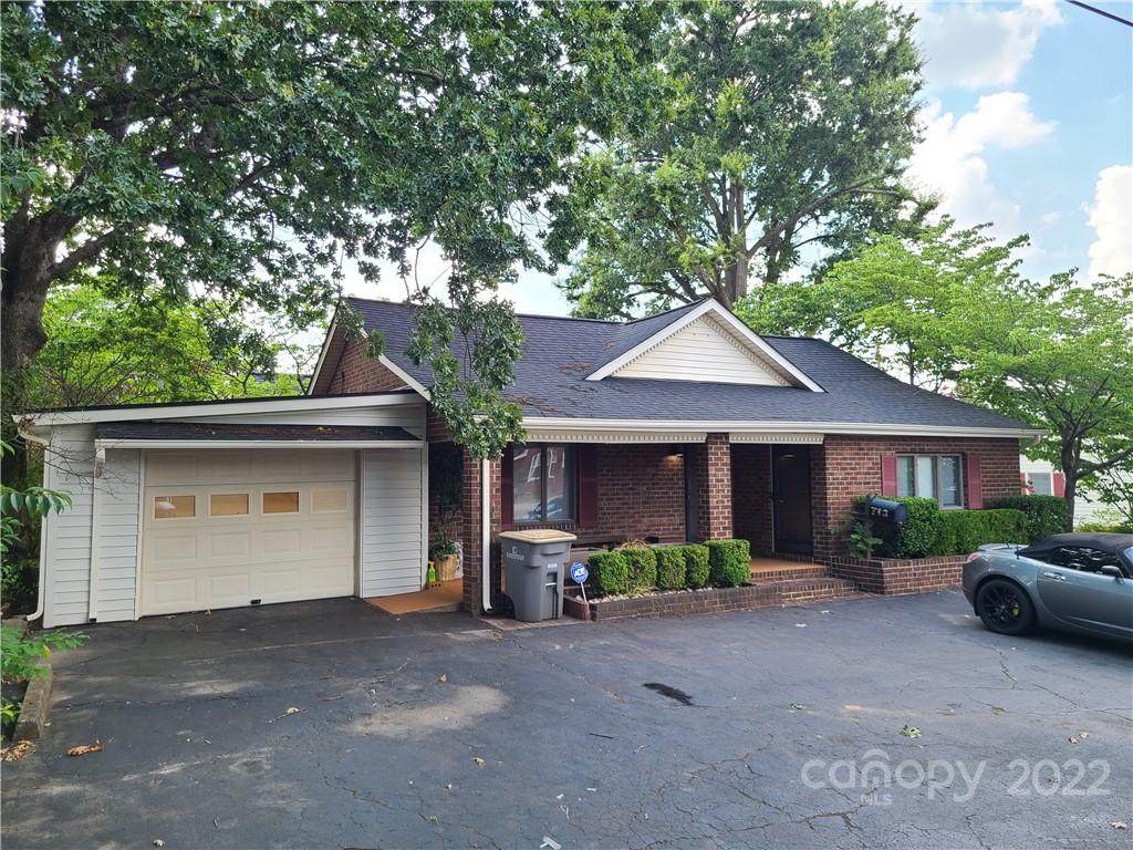 713 Sloop Avenue - Photo 1