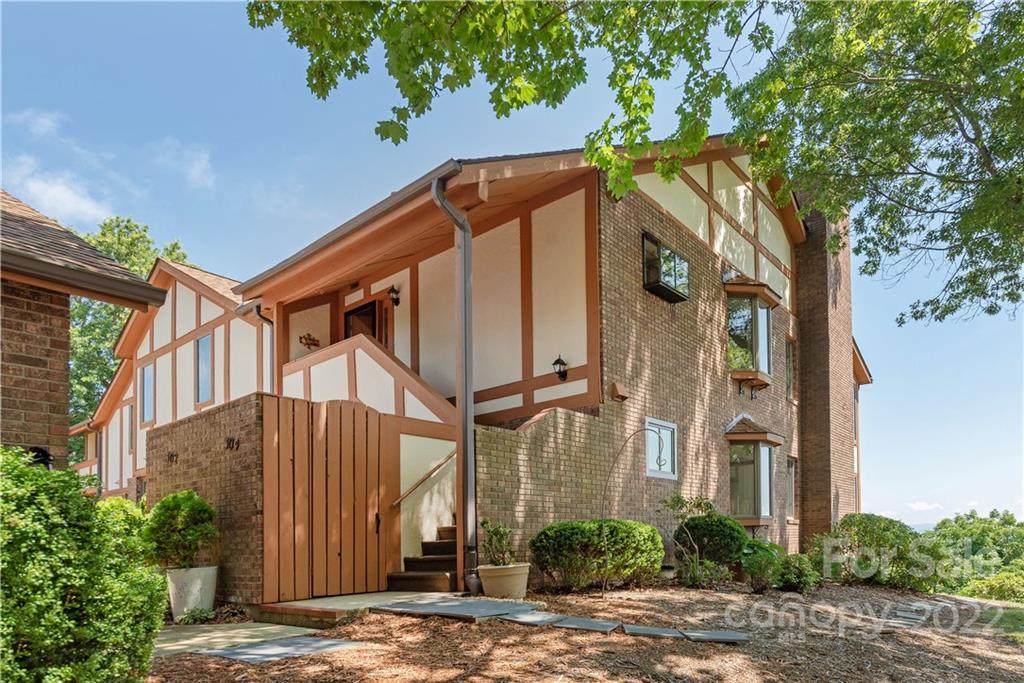 304 Fleetwood Plaza - Photo 1