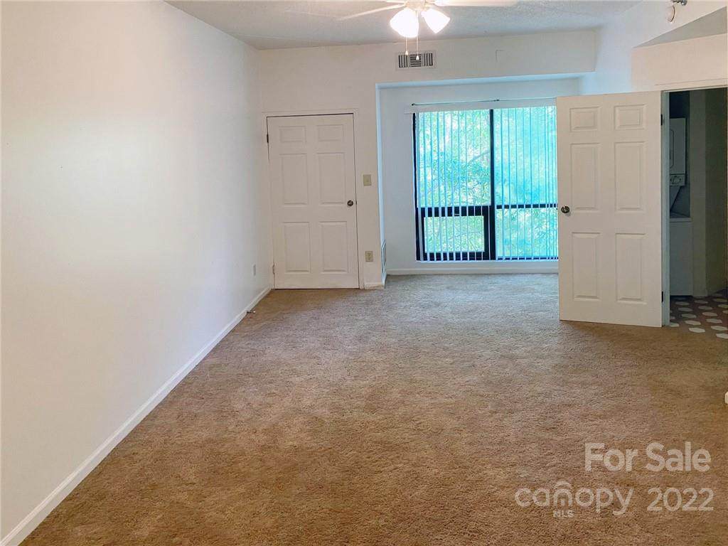 211 Heritage Boulevard - Photo 1