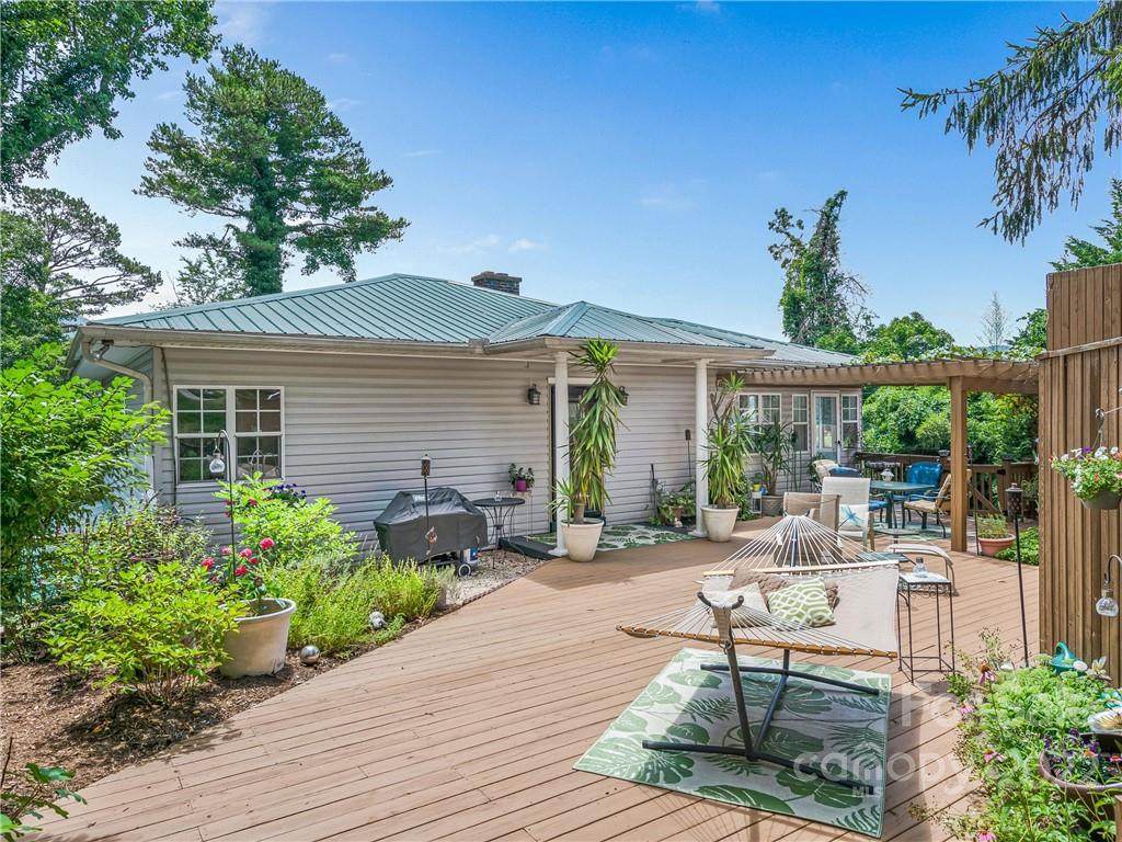 38 Gladstone Road - Photo 1