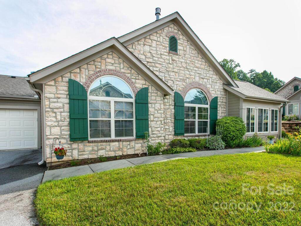 170 Summerfield Place - Photo 1