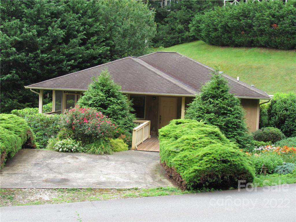 323 Hawks Crest Drive - Photo 1