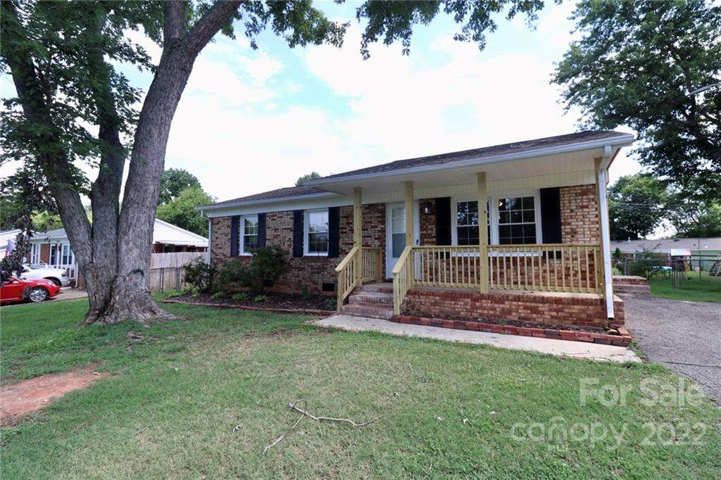 414 Farmview Drive - Photo 1