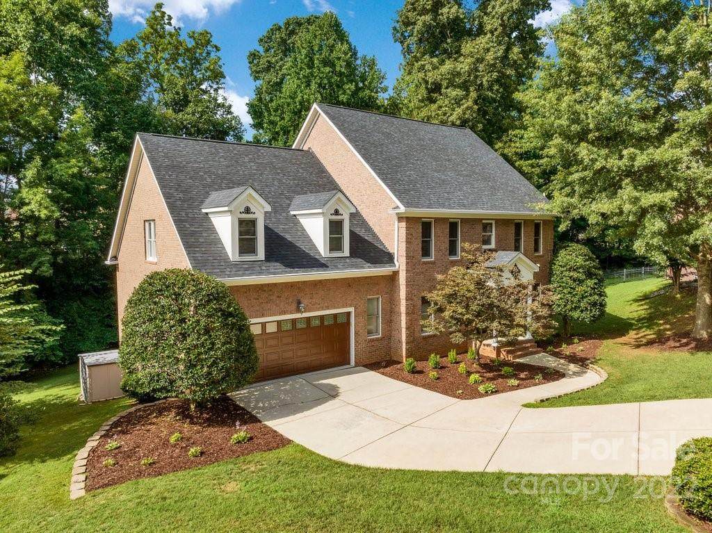 656 Amberley Crossing - Photo 1