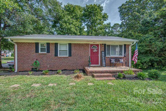520 Tuckaseege Road - Photo 1