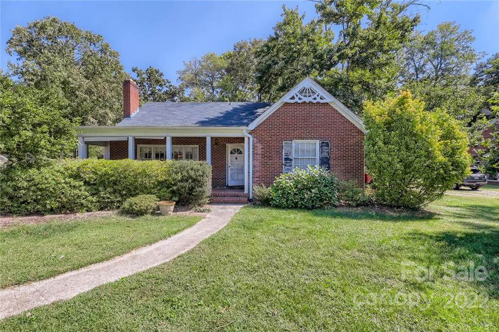 501 Greenway Street - Photo 1