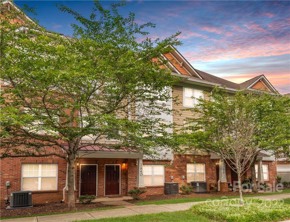 2640 Weddington Avenue - Photo 1