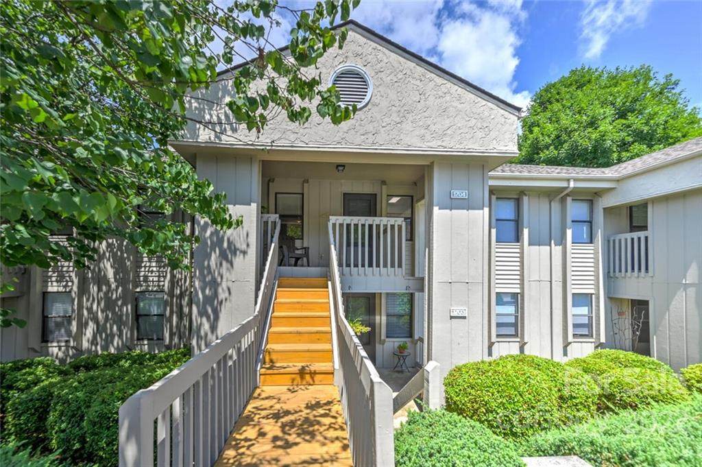 1704 Abbey Circle - Photo 1