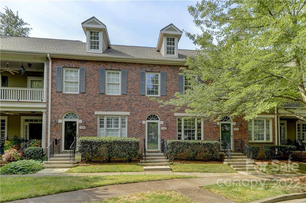 306 Elis Way - Photo 1