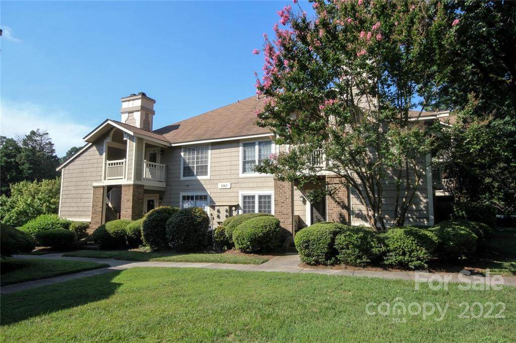 5007 Sharon Road - Photo 1