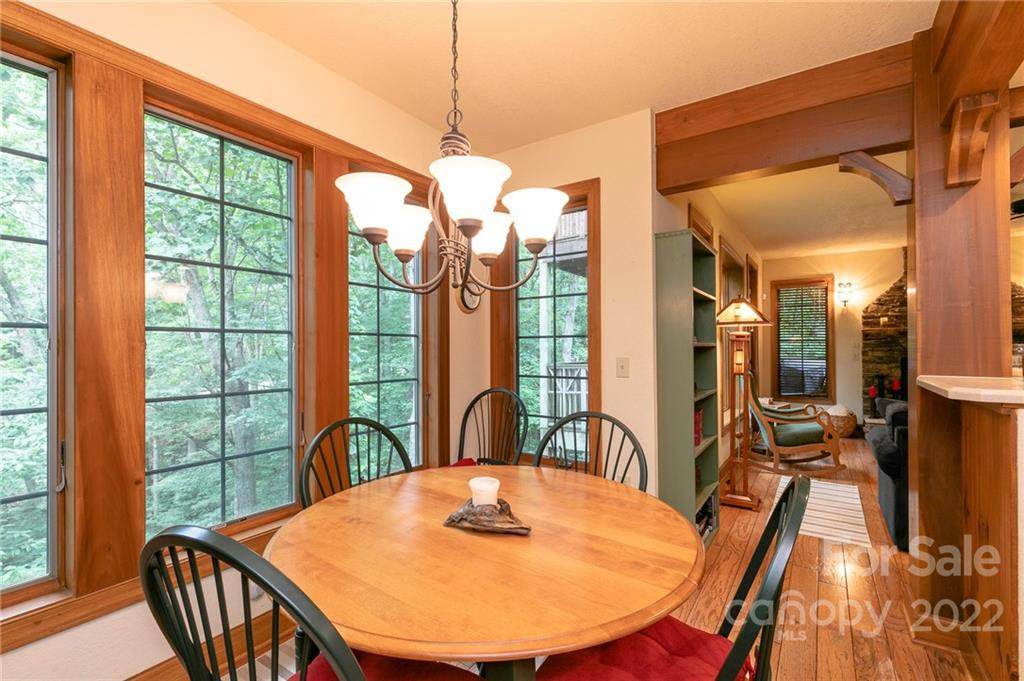 180 Creekside Way - Photo 1
