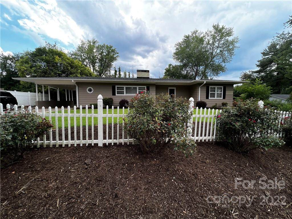 717 Circle Drive - Photo 1