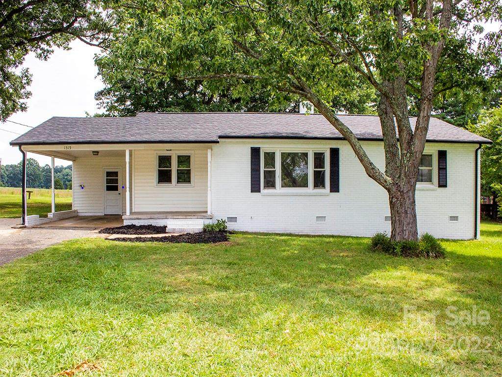 1315 Crestview Drive - Photo 1