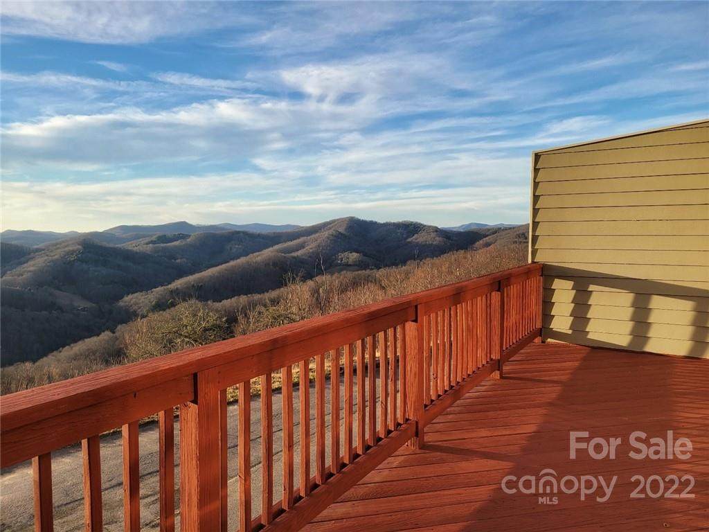 315 Vista Drive - Photo 1