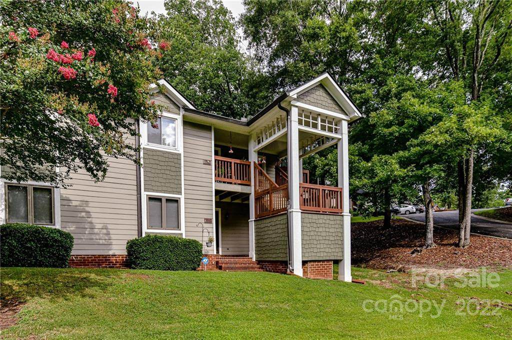 3260 Carlyle Drive - Photo 1