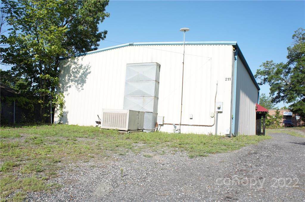 211 Columbia Street - Photo 1