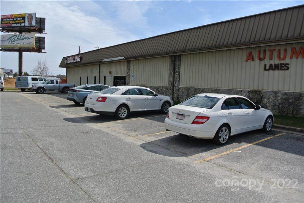 137 Victory Park - Photo 1