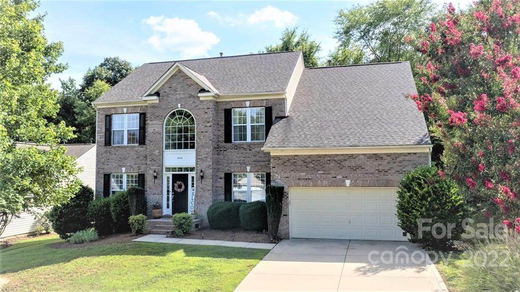 4940 Summerside Drive - Photo 1
