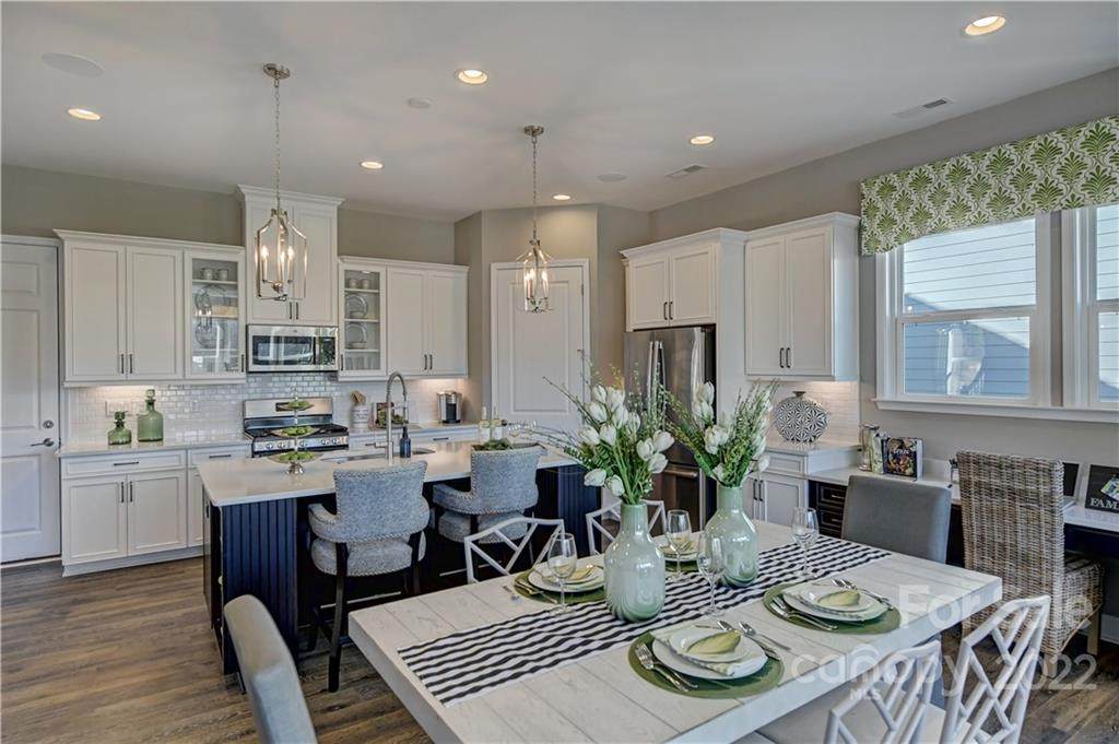 434 Northgate Boulevard - Photo 1