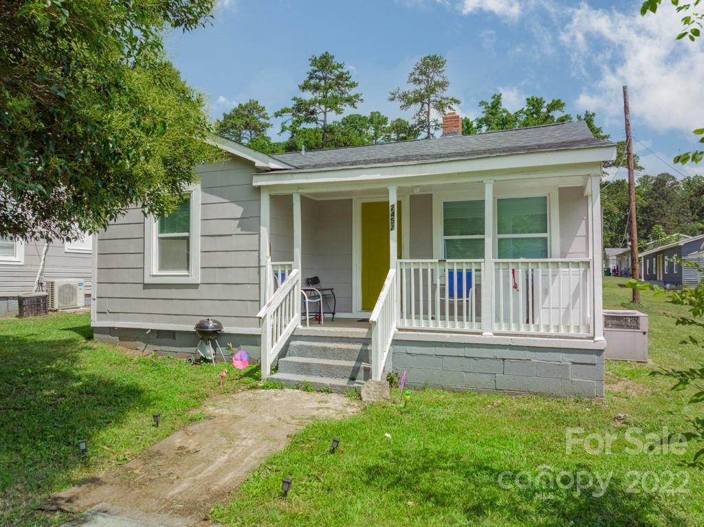 2454 Elmin Street - Photo 1