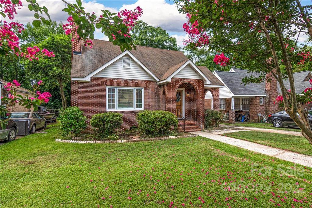 531 Hampton Street - Photo 1