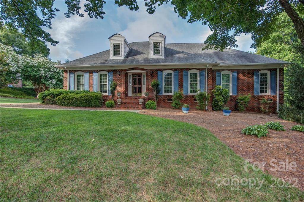 1504 Prancer Court - Photo 1