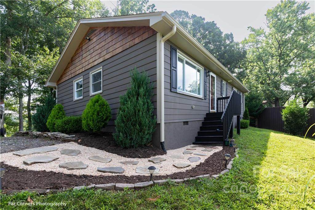 51 Ben Lippen Road - Photo 1