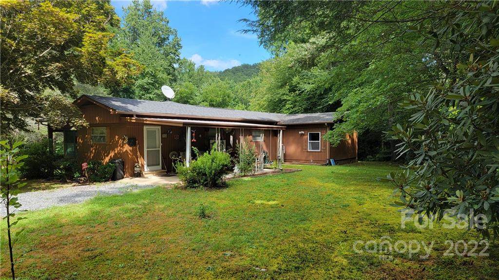 102 Julian Way - Photo 1