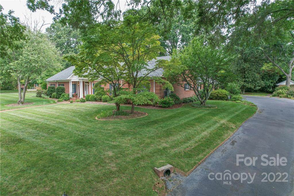 2436 Armstrong Circle - Photo 1