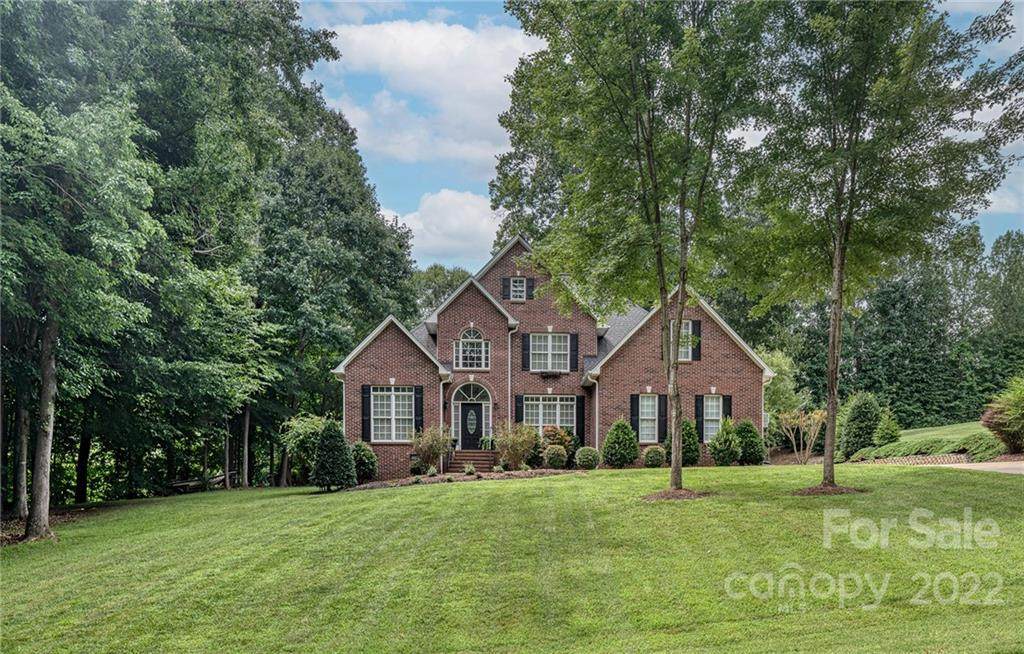 138 Carrie Elizabeth Court - Photo 1