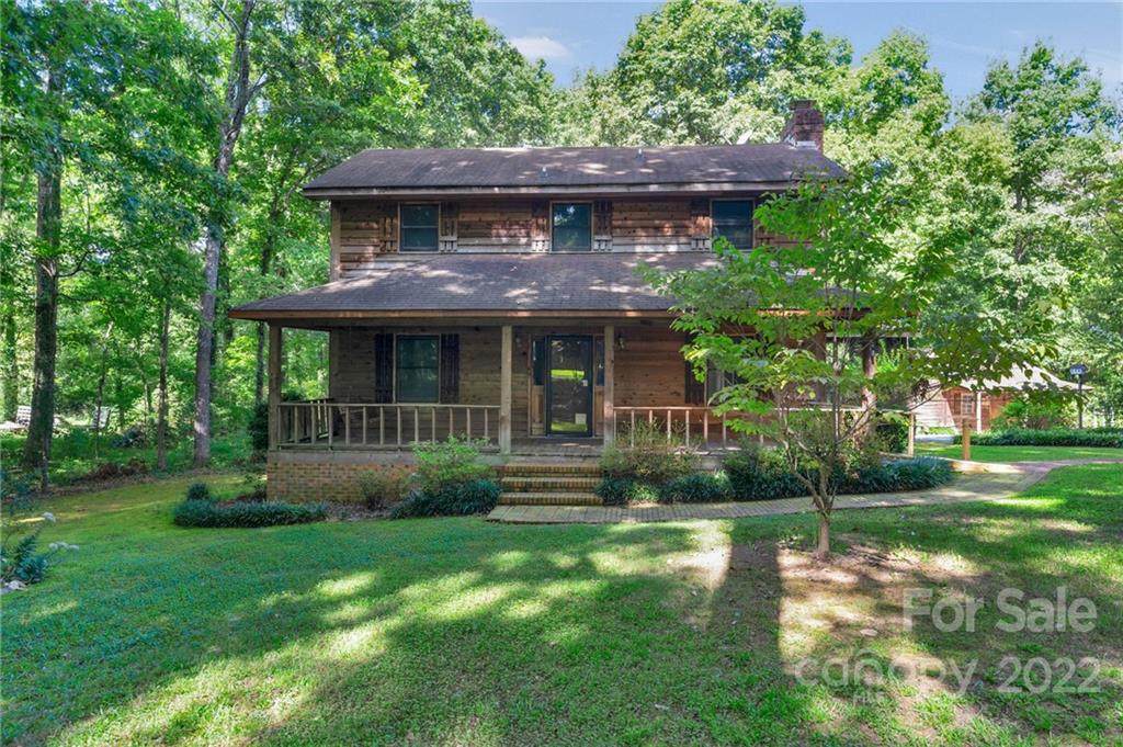 715 White Oaks Circle - Photo 1