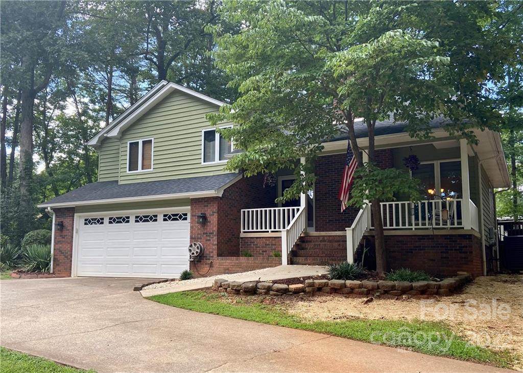 2814 Woodstream Drive - Photo 1