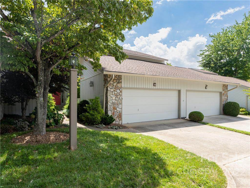 103 Parkway Court - Photo 1