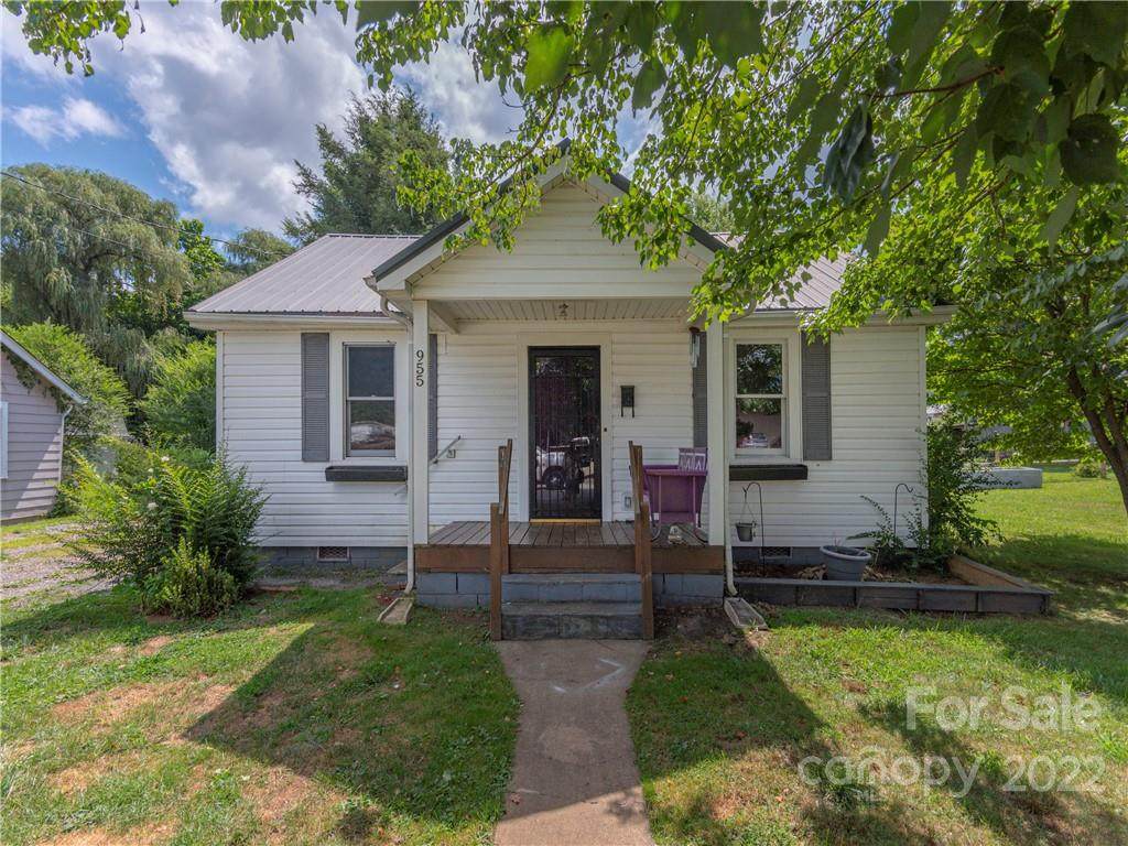 955 Brown Avenue - Photo 1