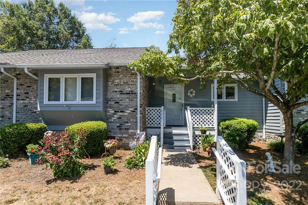 1402 Wellington Hills Circle - Photo 1