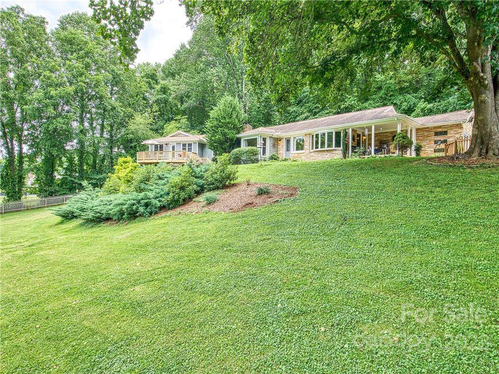55 Hazelview Drive - Photo 1