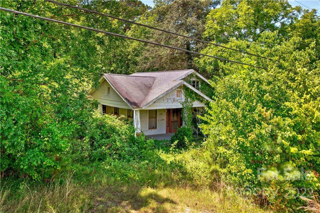 5055 Statesville Boulevard - Photo 1