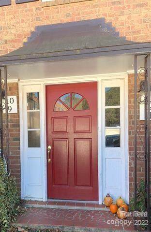 921 Nottingham Drive - Photo 1