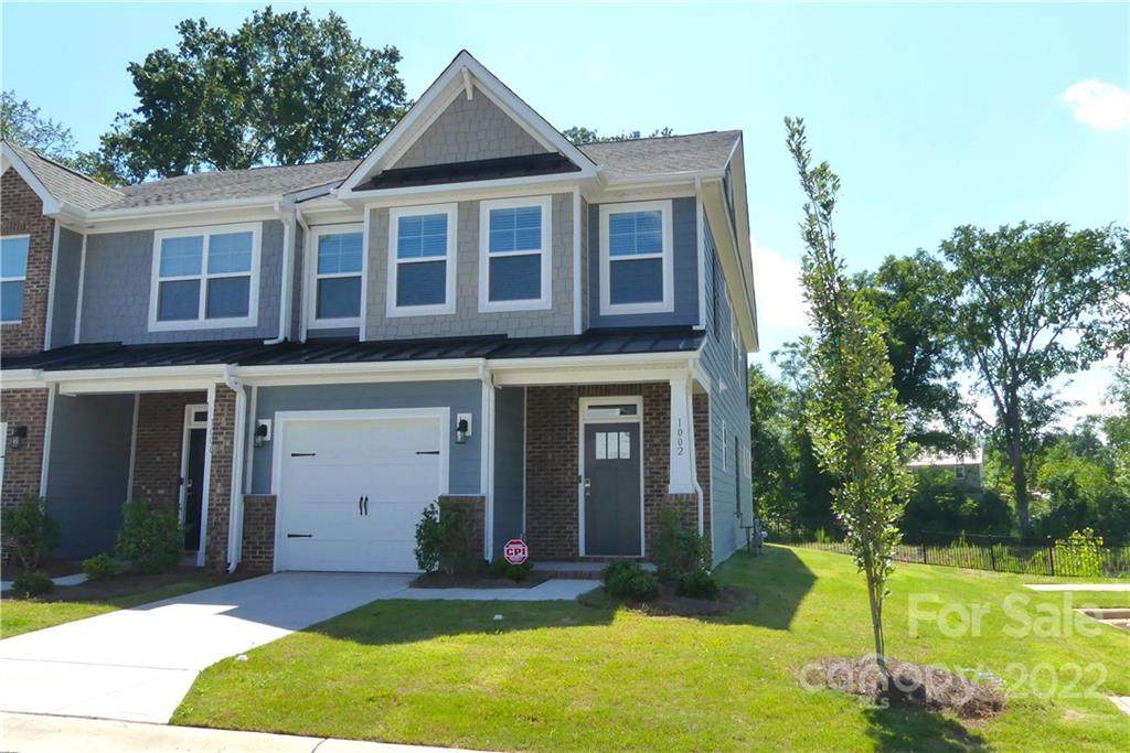 1002 Moffatt Lane - Photo 1