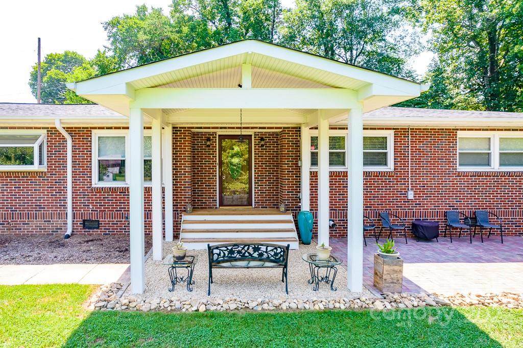 814 Milton Avenue - Photo 1