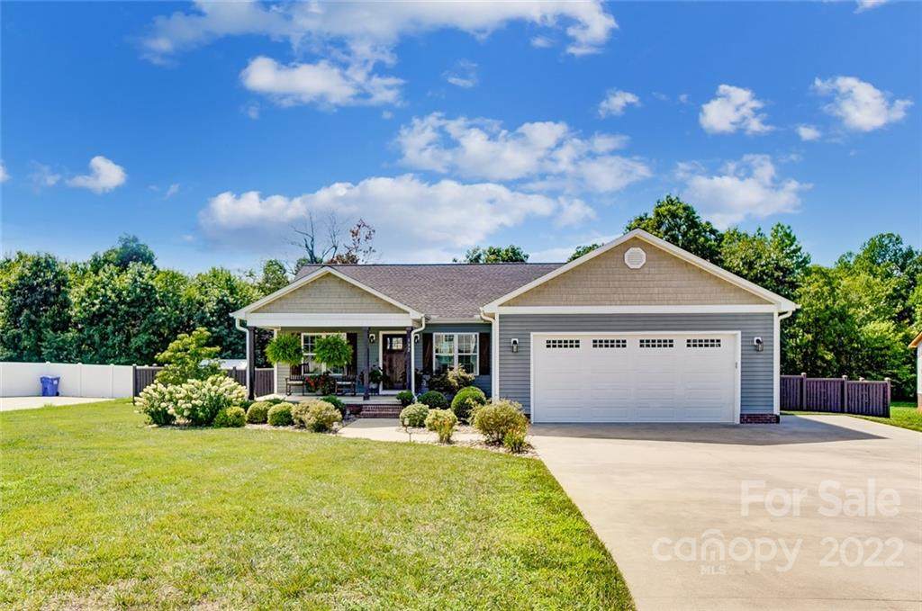132 Lonehart Lane - Photo 1