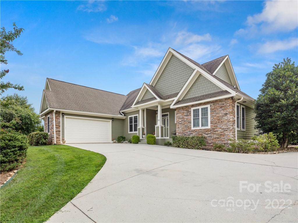 311 Fairway Falls Road - Photo 1